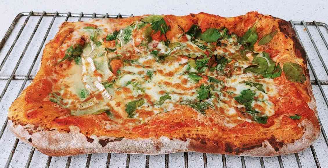 Pizza with Spinach Parmesan