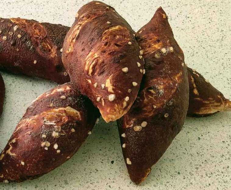 Pretzel Rolls